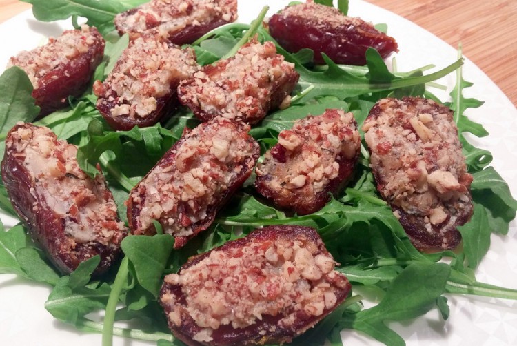 Réaliser des dattes farcies maison au fromage de noix