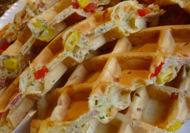 Cuire des gaufres maison façon jambon - fromage - paprika