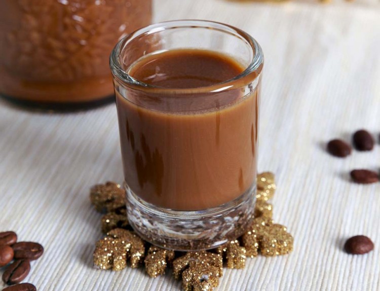 Réaliser une liqueur de café chez soi